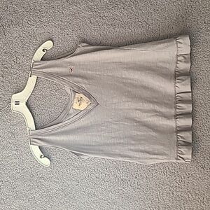 Hollister Gray Ruffle Top Tank Top Size XS Great Condition. SKU 016